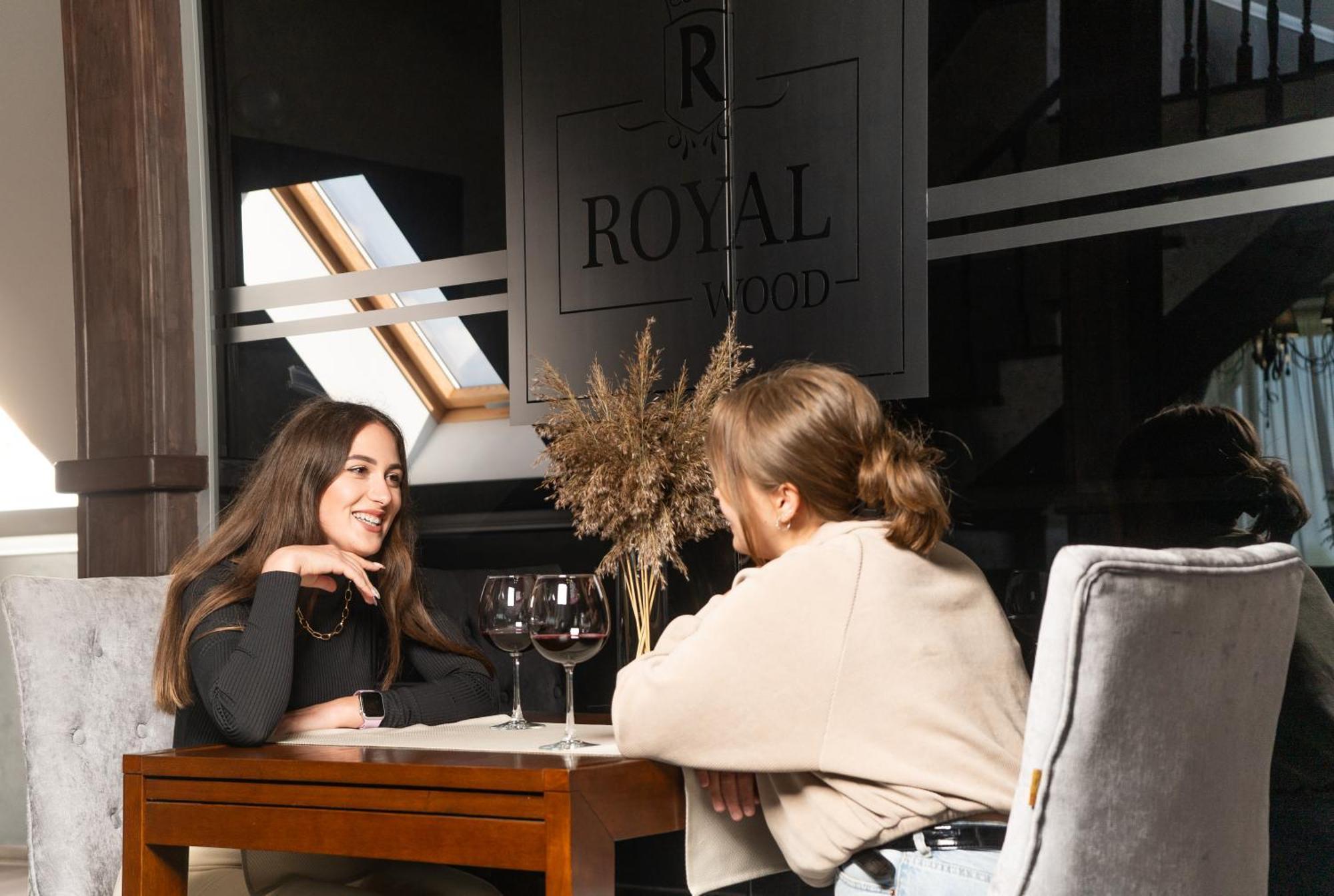 Royal Wood Hotel Rokytne  Exteriör bild